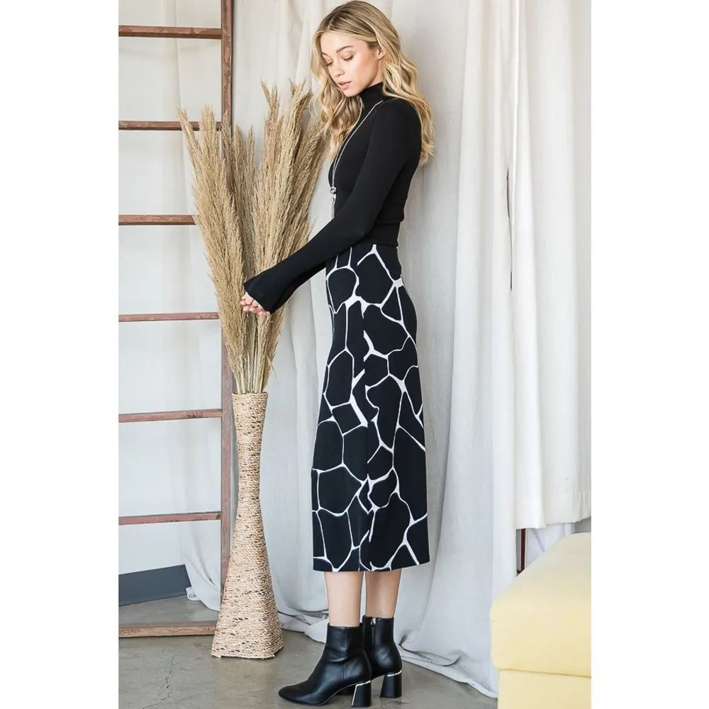 Amara - Giraffe Print Midi Skirt