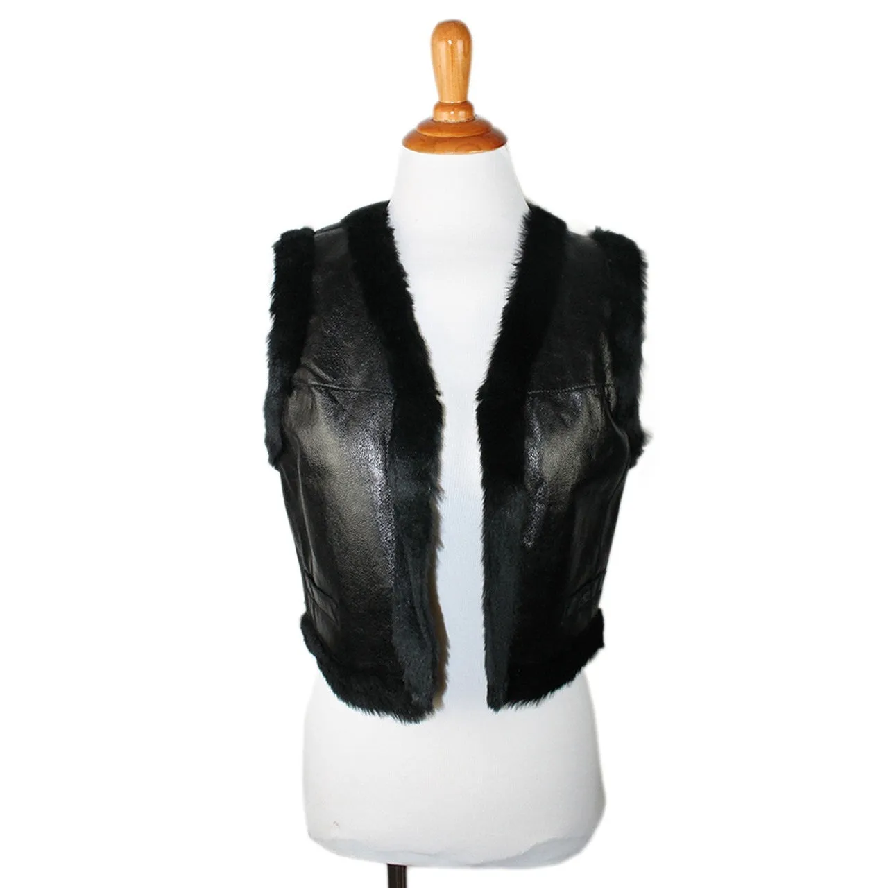 Chanel 05A 2005 Autumn Fall Leather Fur lined & Trimmed Cropped Short Vest FR 40 US 4/6/8