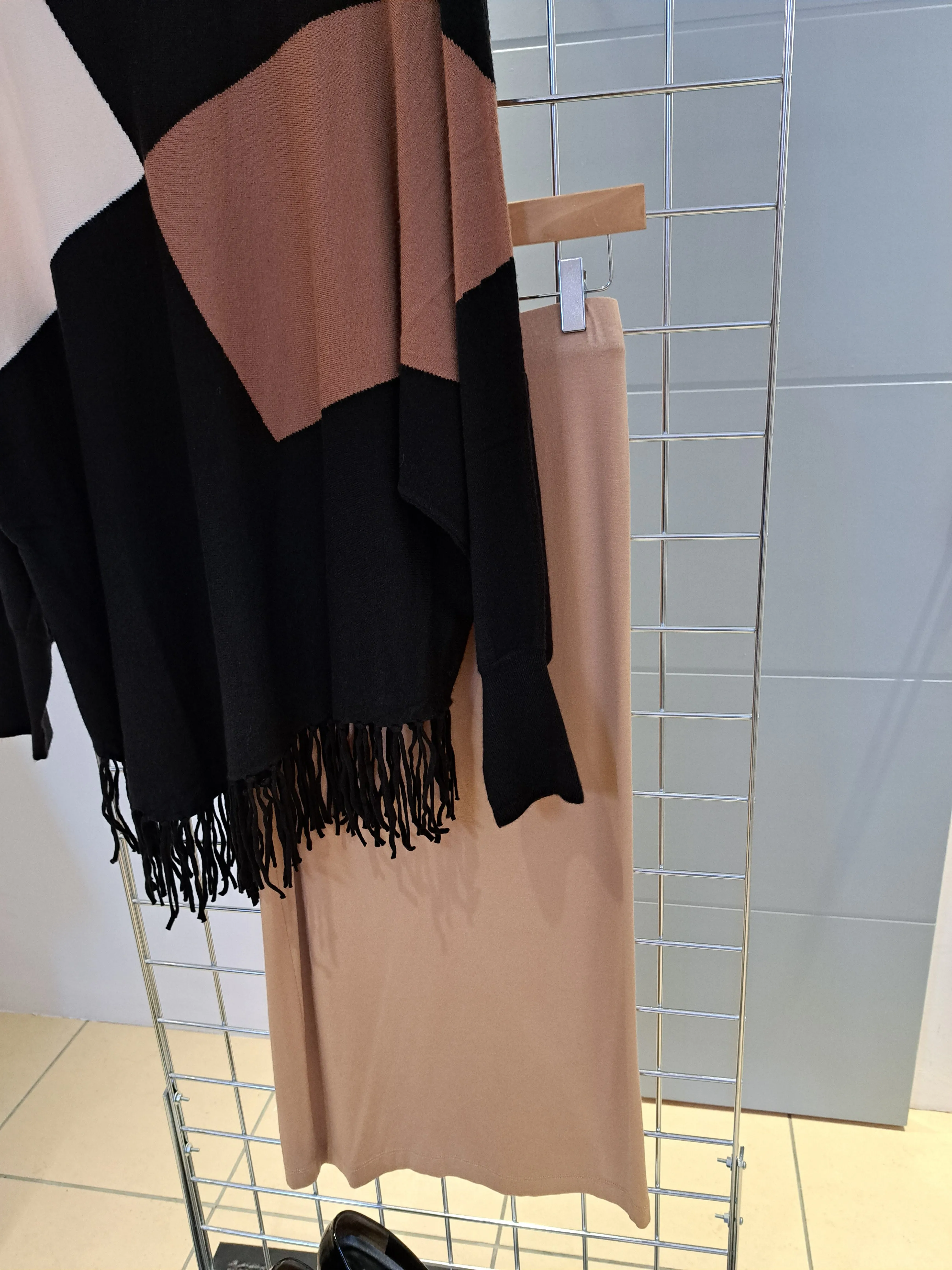 Jersey pull on Midi skirt