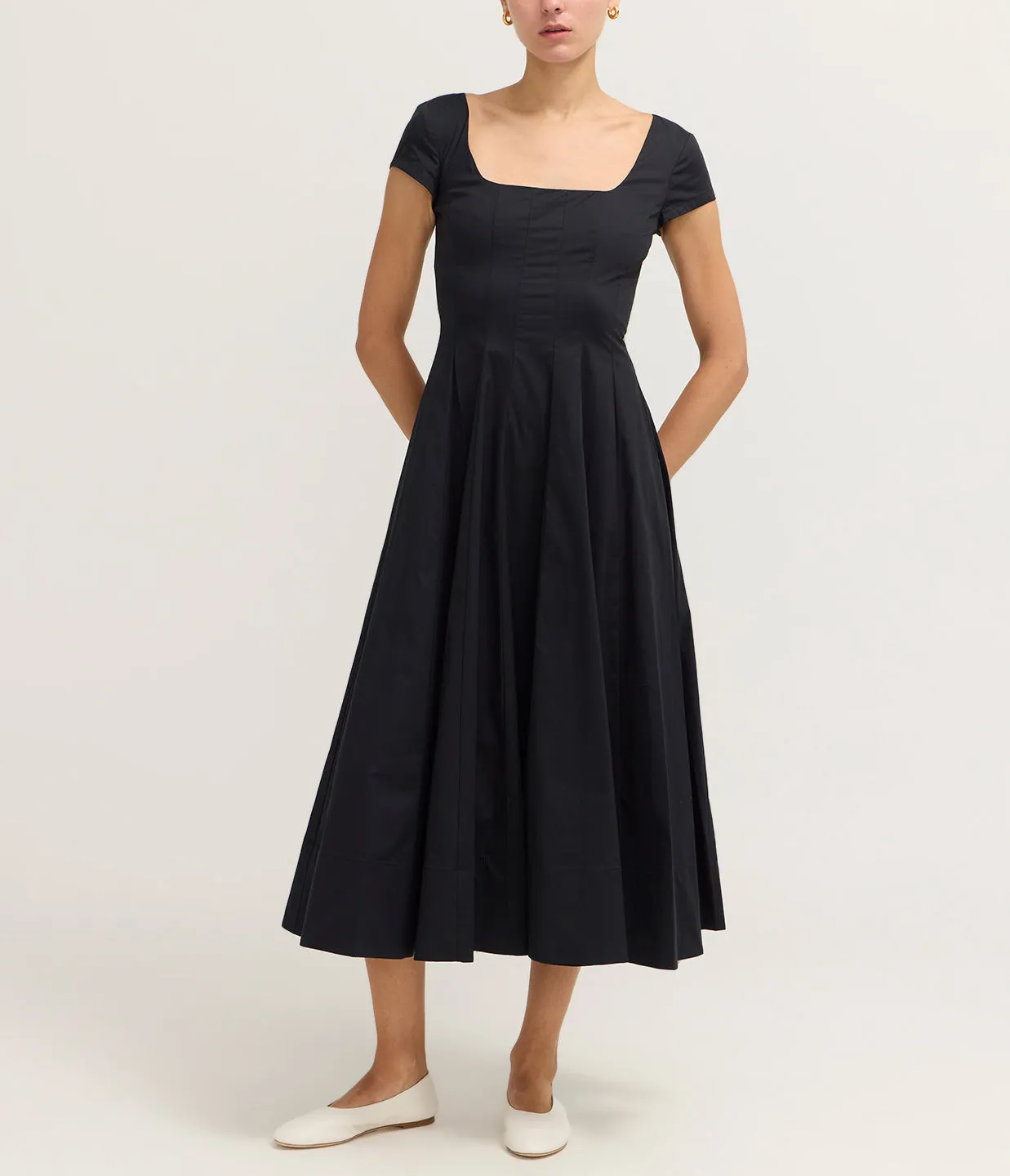 Short Sleeve Wells Dress in Black